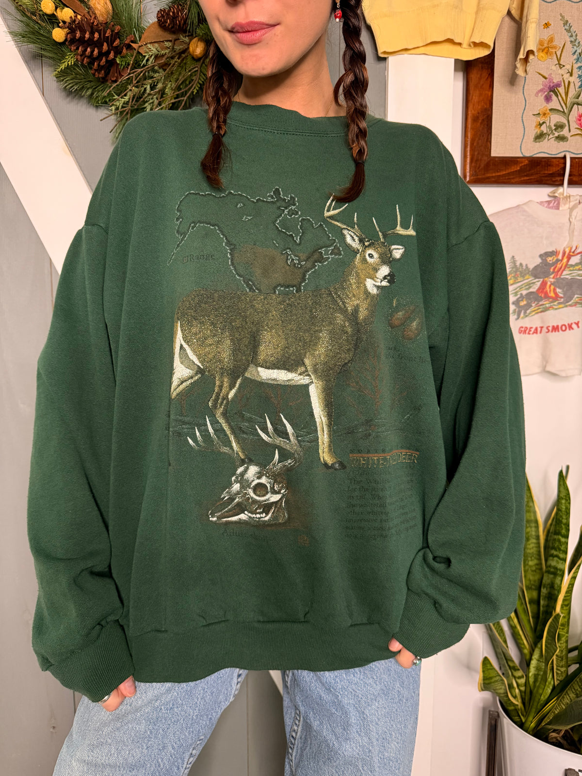 (L) Vtg deer crewneck