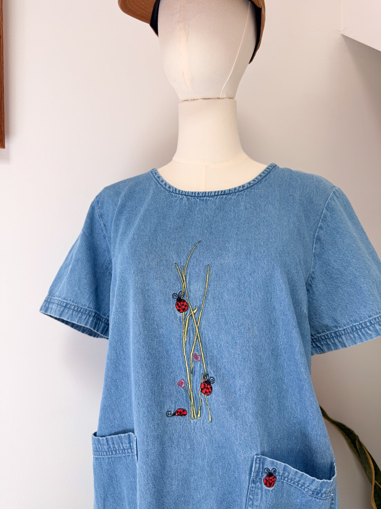 (M/L) Vtg denim ladybug dress