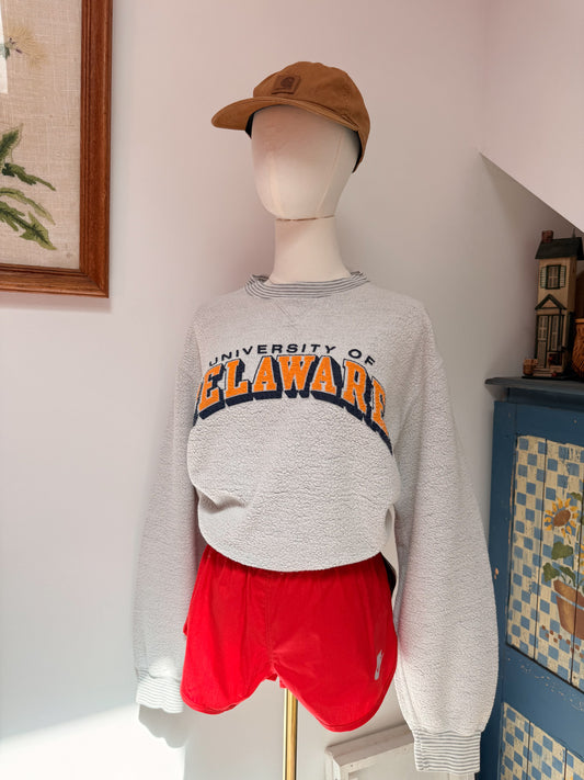 (XL) Vtg Uni Deleware crewneck