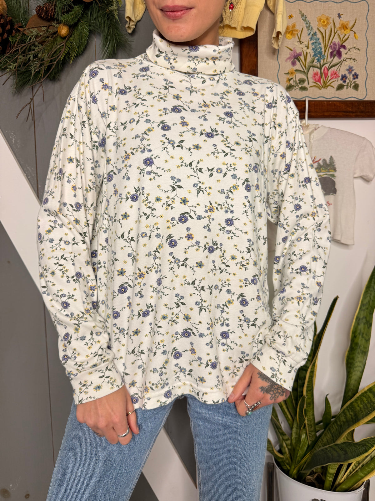 (L/XL) Vtg floral turtleneck