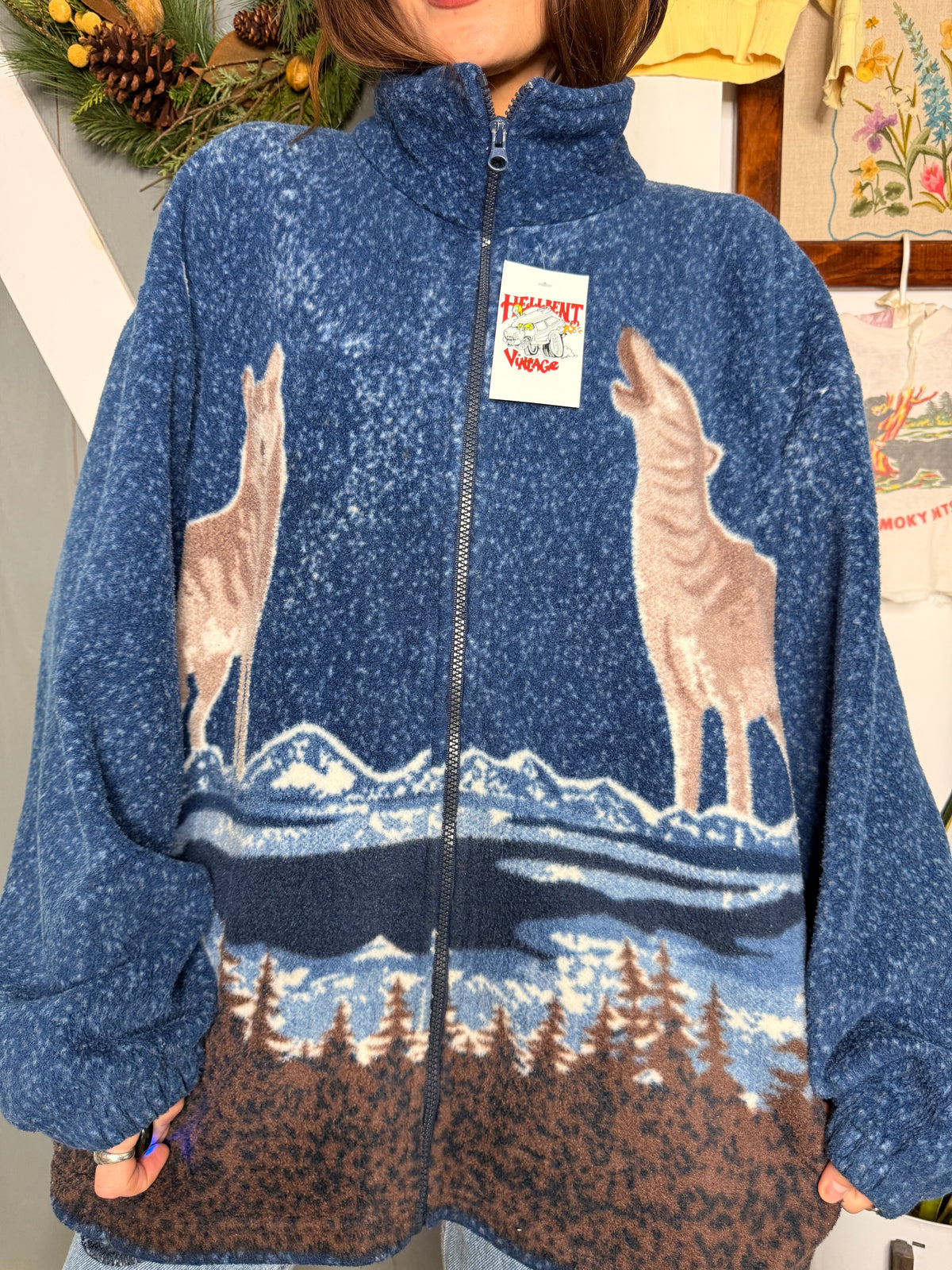 (L) Vtg wolf fleece