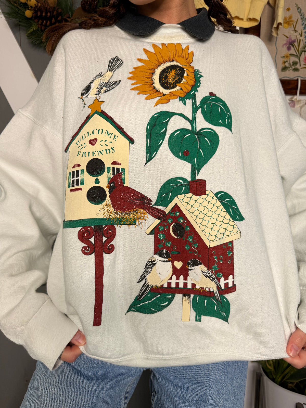 (L) Vtg birdhouse crewneck