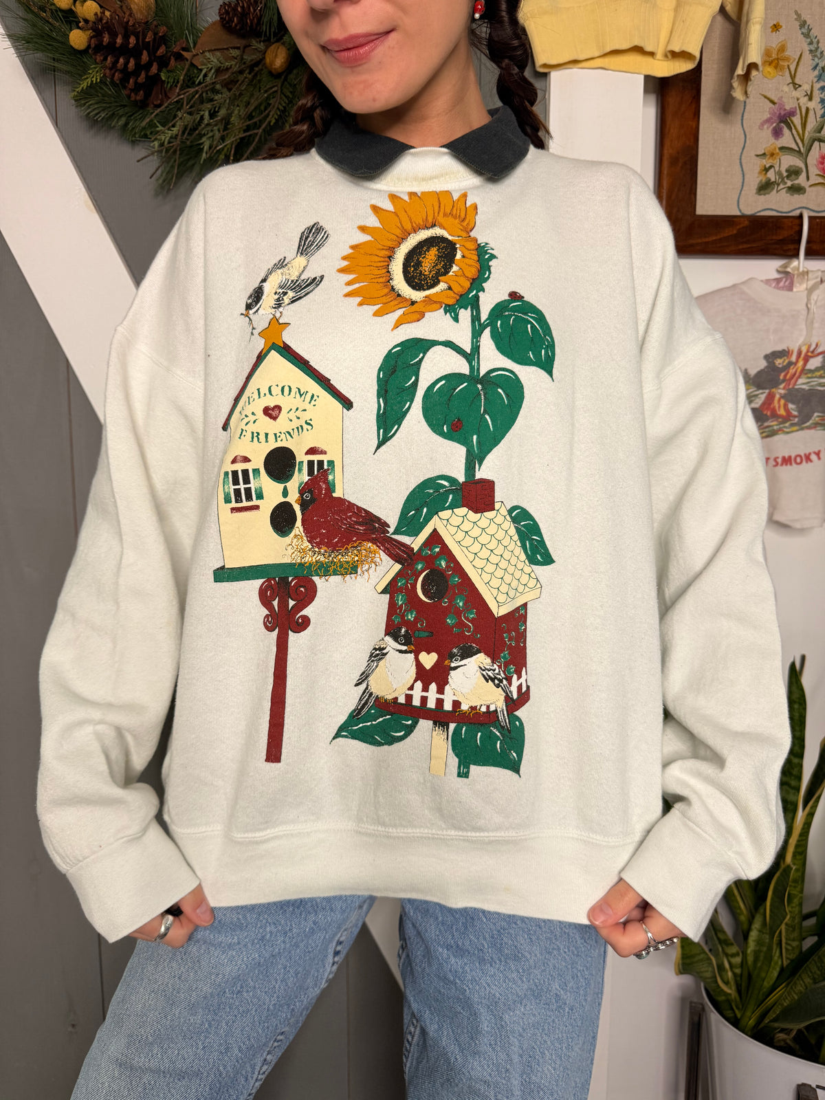 (L) Vtg birdhouse crewneck