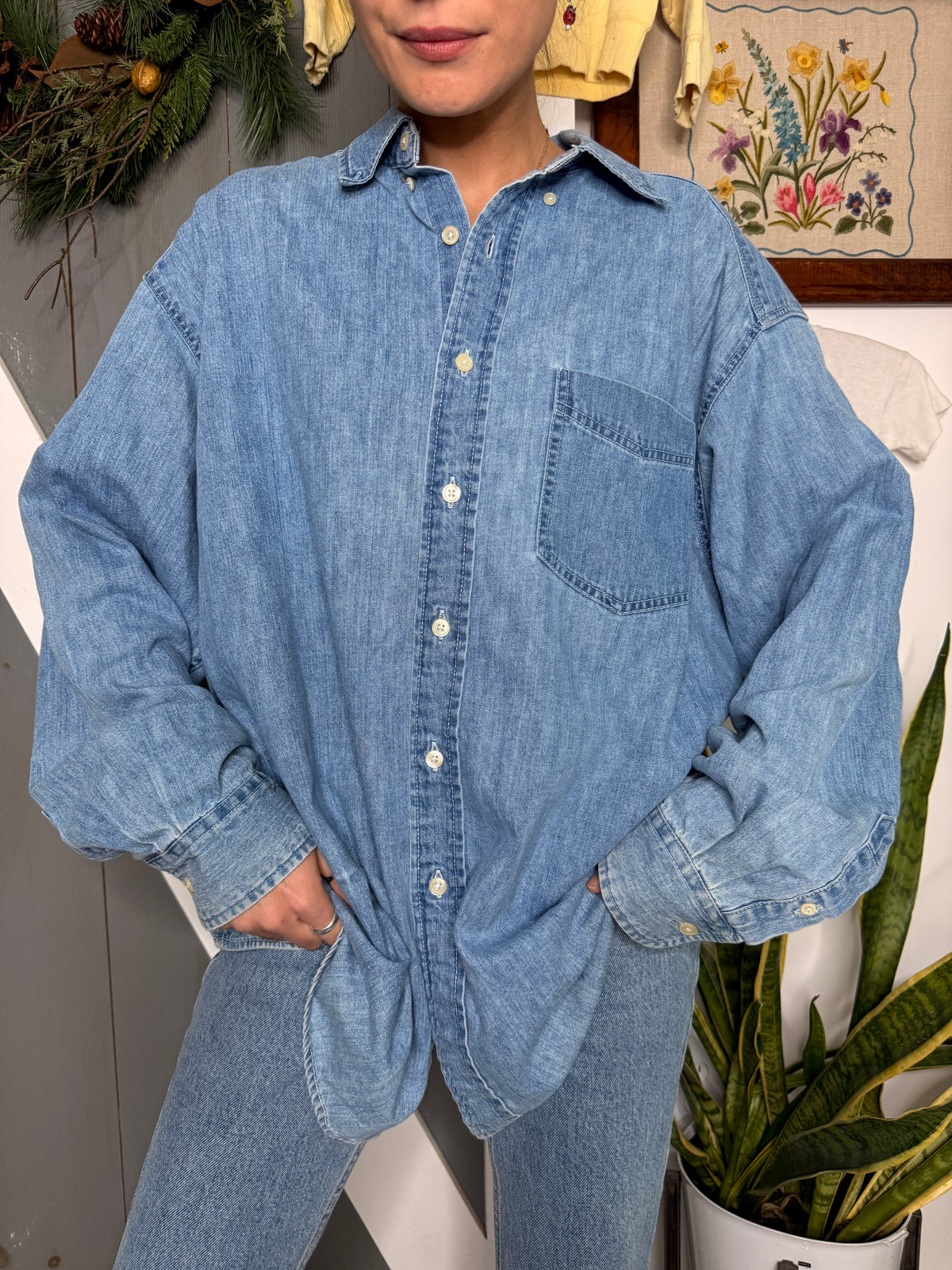(L) Vtg chambray shirt