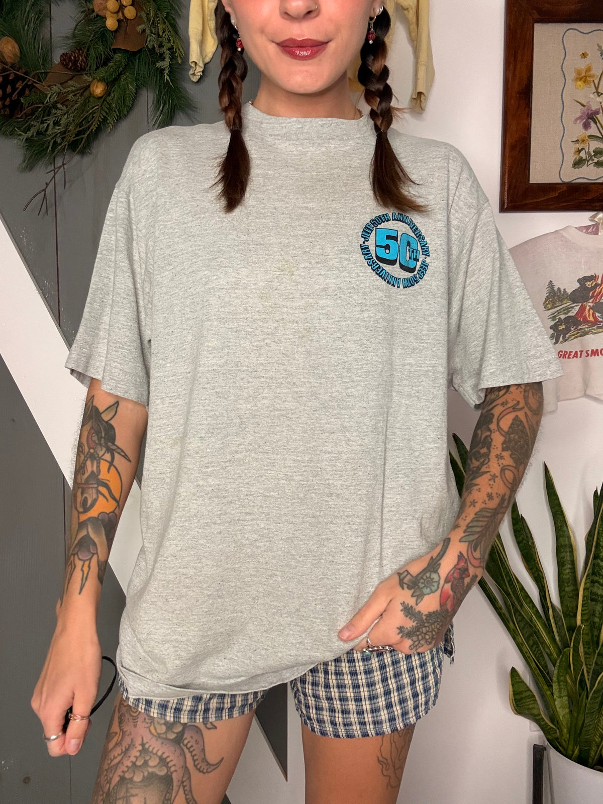 (L) vtg jeep tee