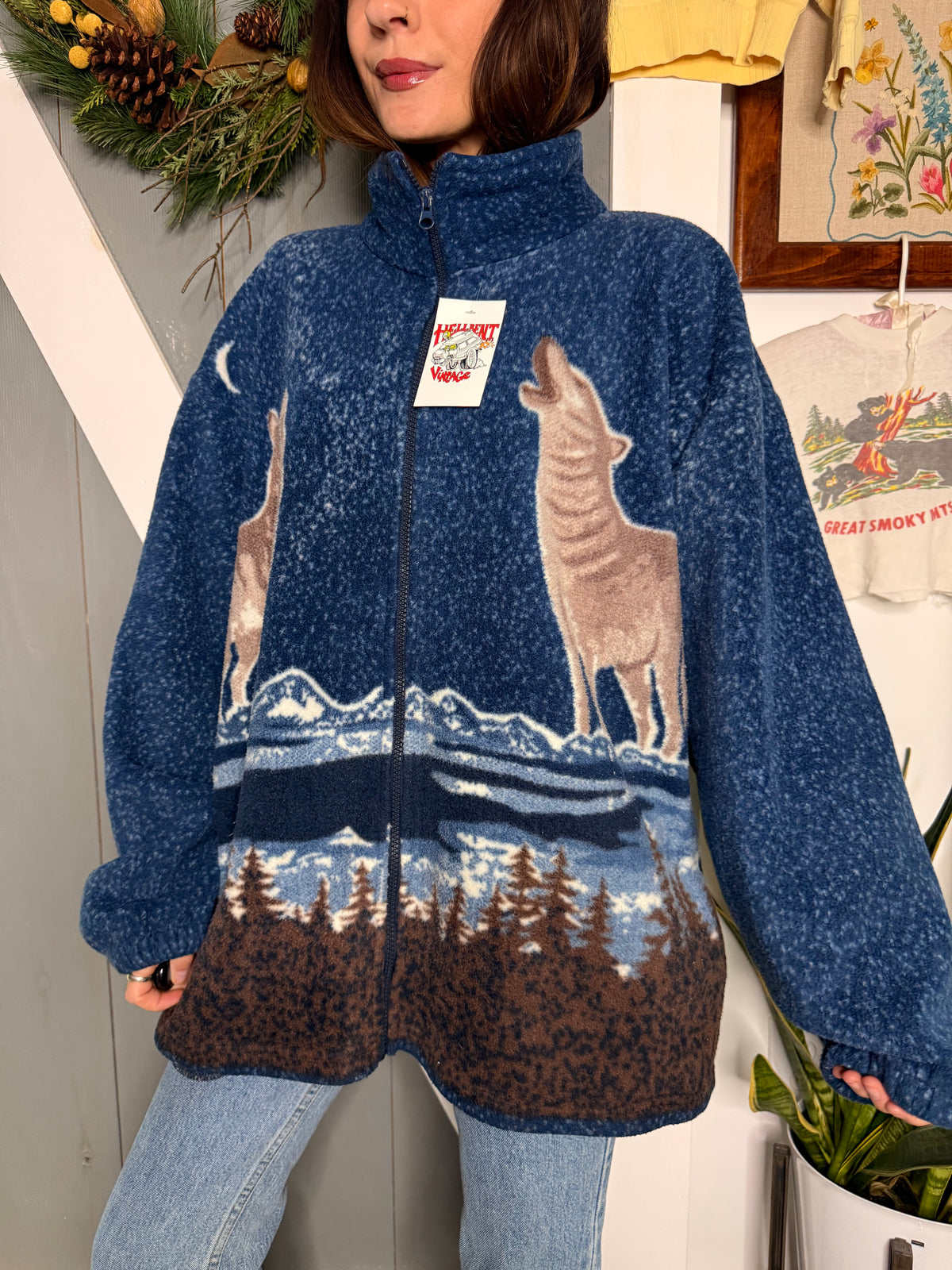 (L) Vtg wolf fleece