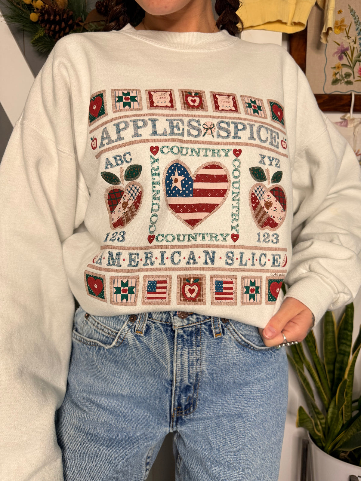 (L) Vtg apples and spice crewneck