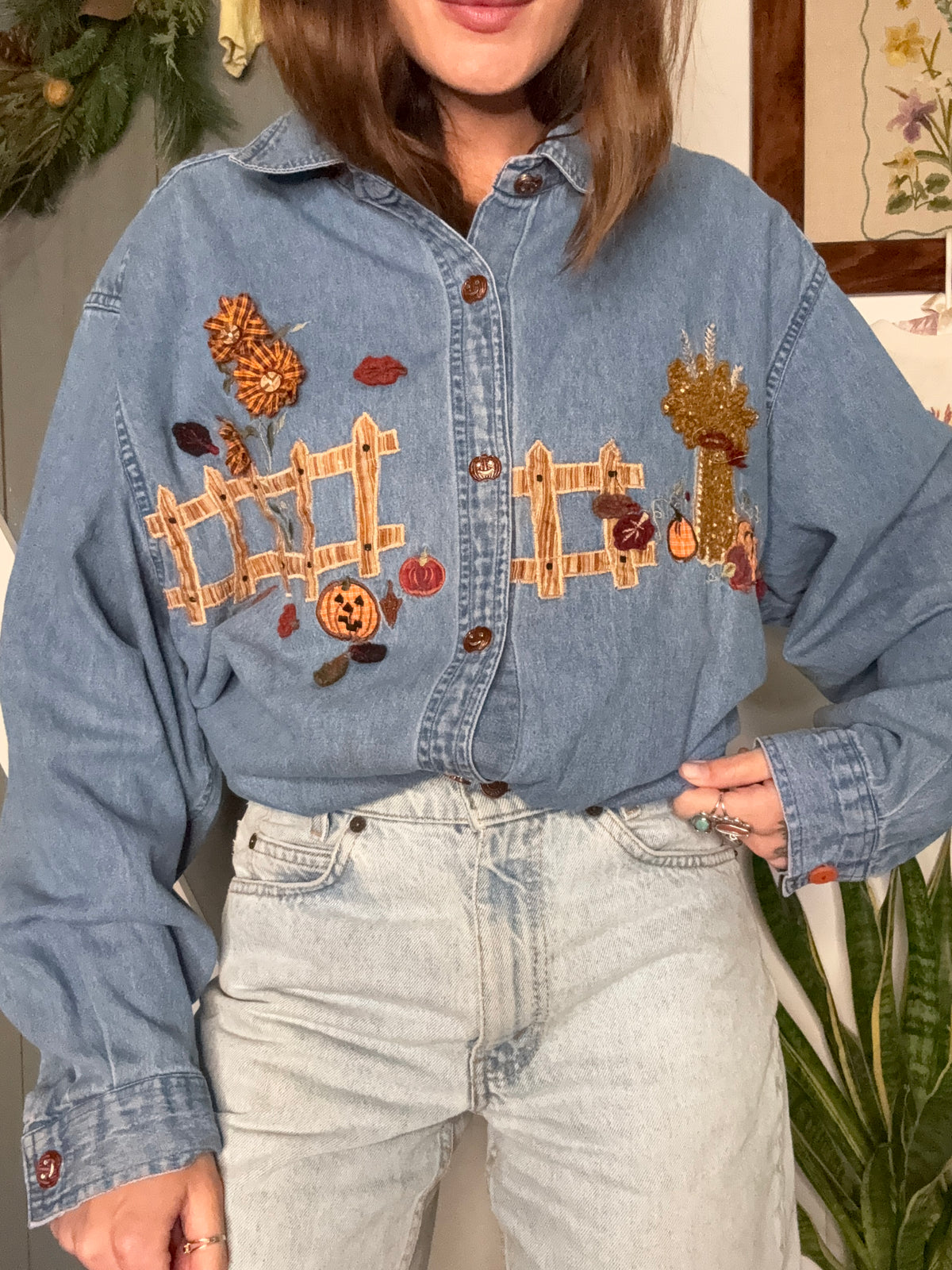 (XL) Vtg Halloween chambray shirt