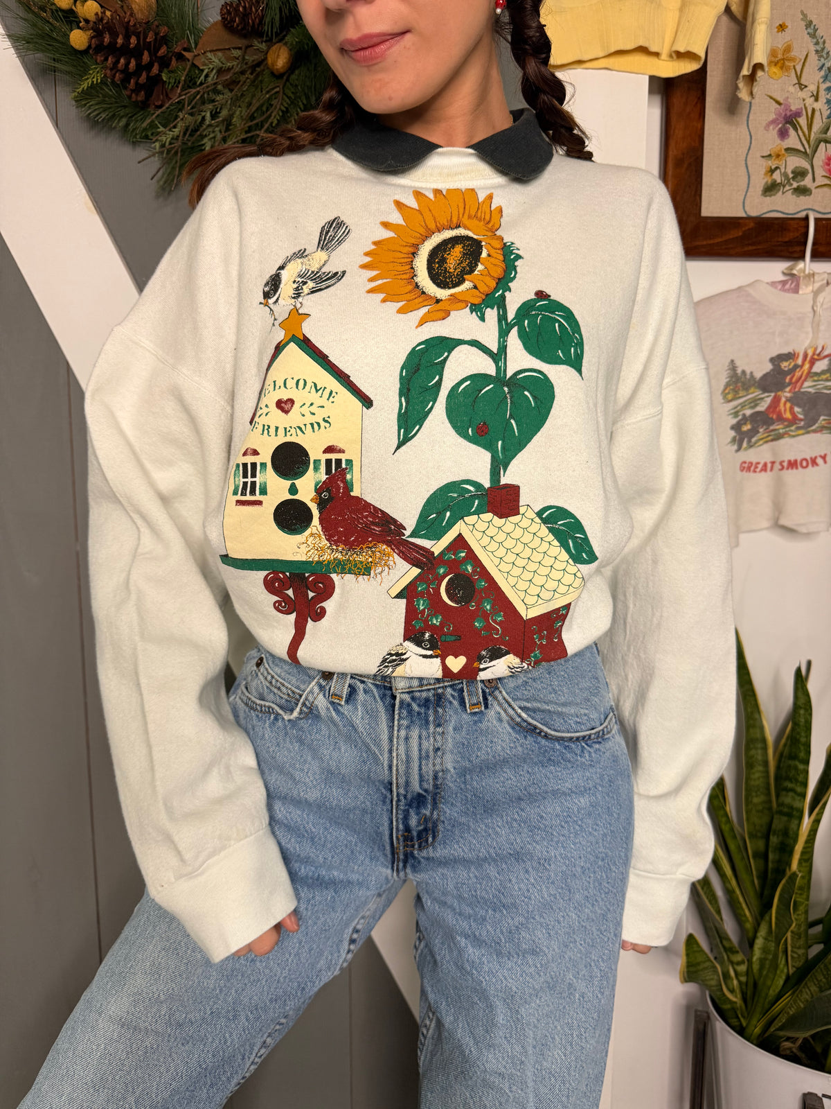 (L) Vtg birdhouse crewneck