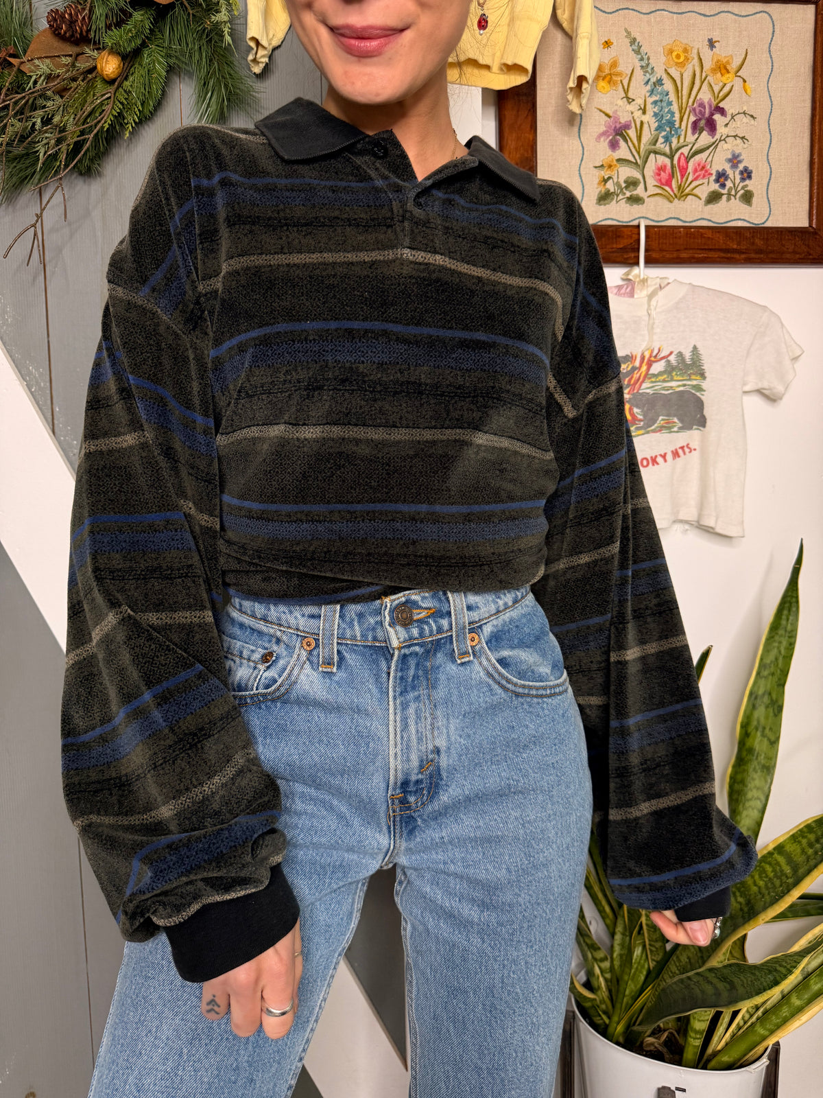 (XL) Vtg velour shirt