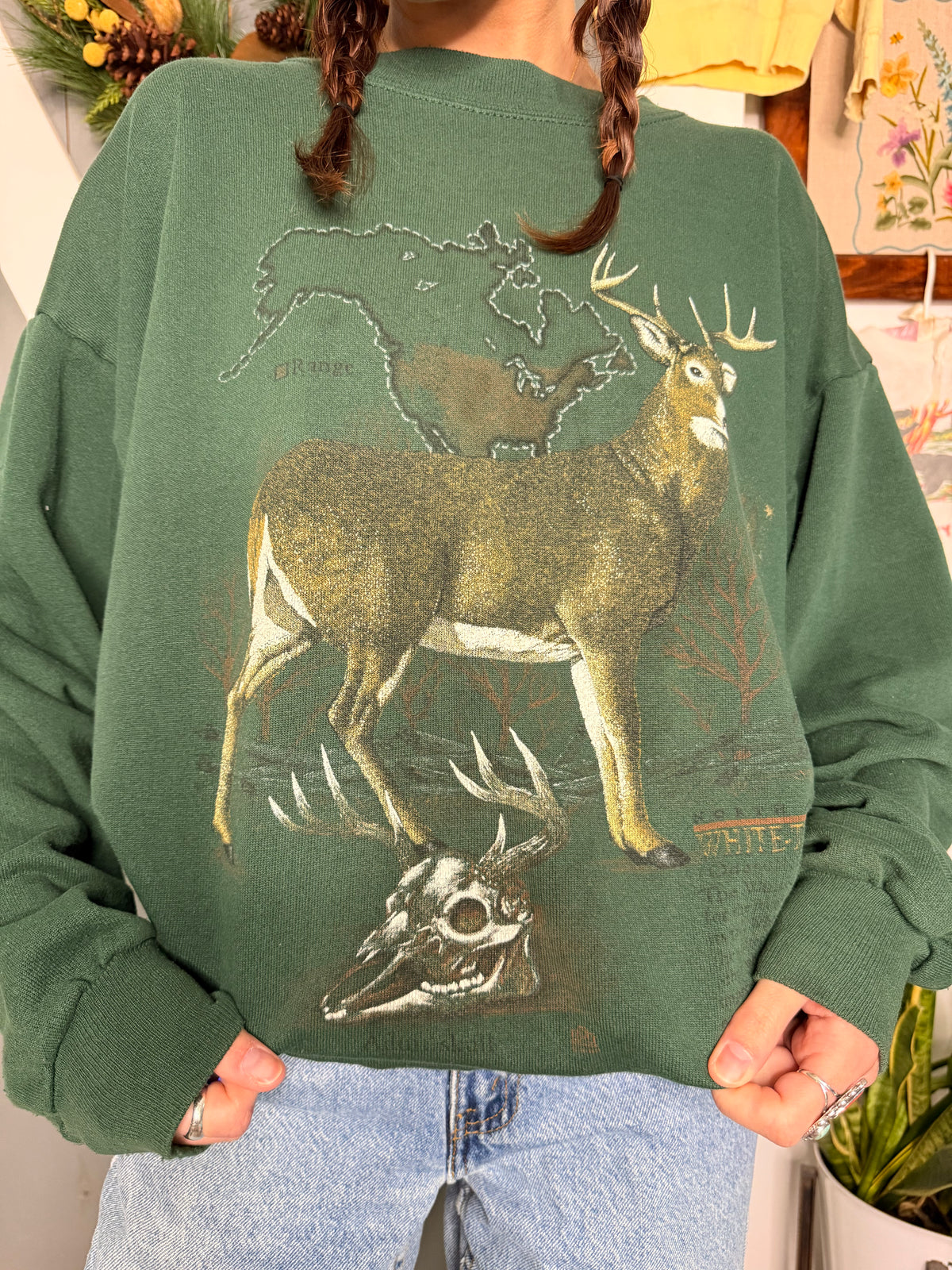 (L) Vtg deer crewneck