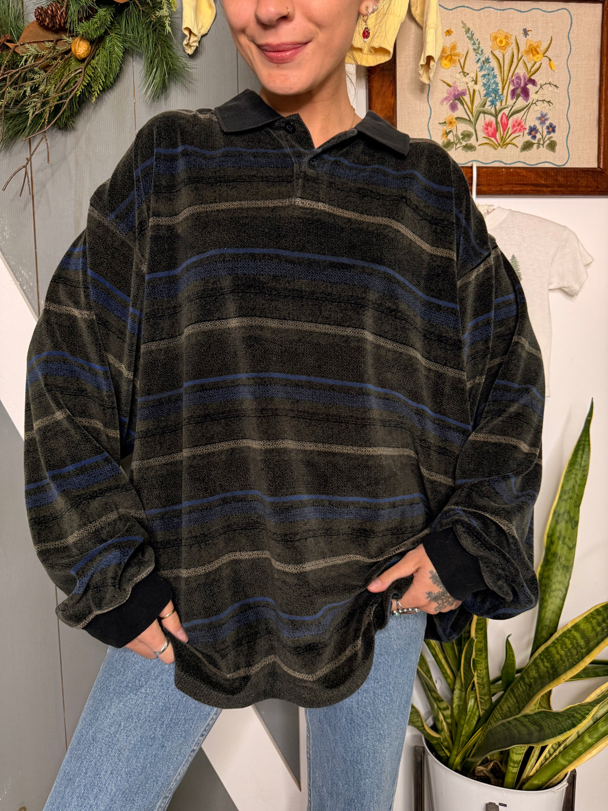 (XL) Vtg velour shirt