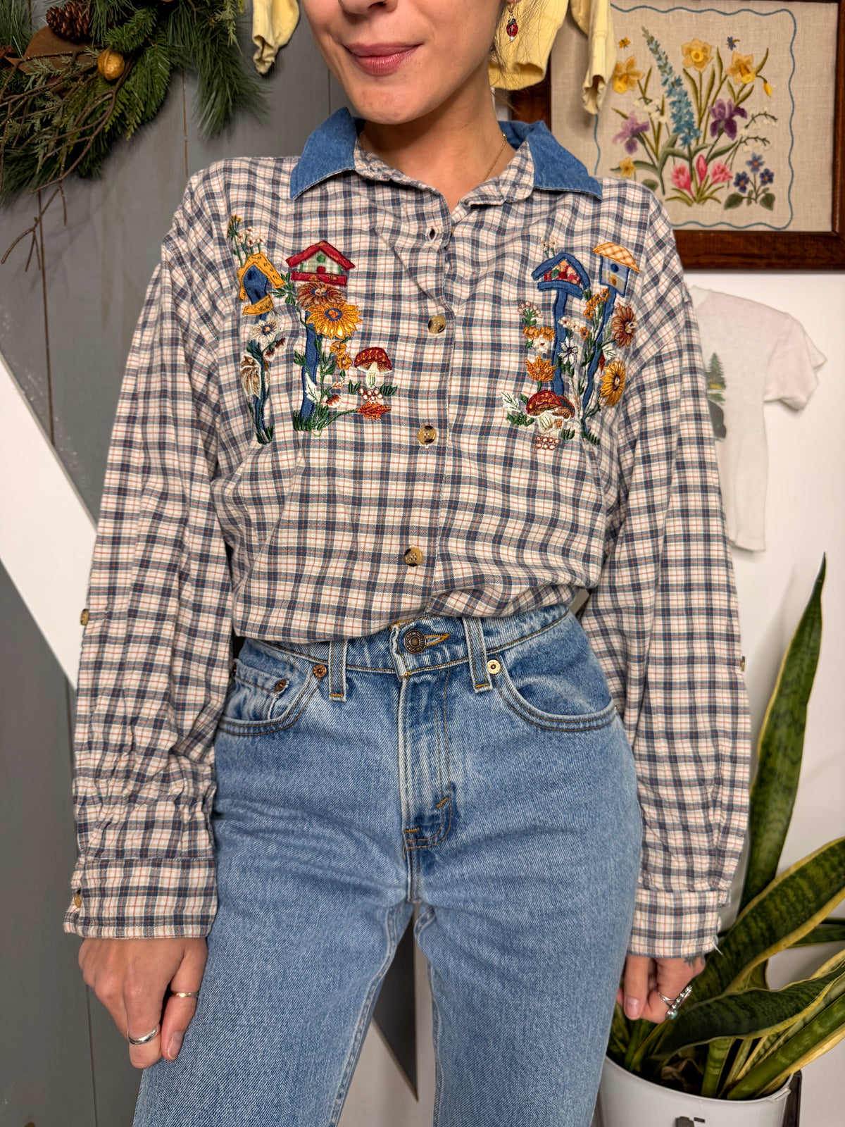 (2XL) Vtg embroidered chambray