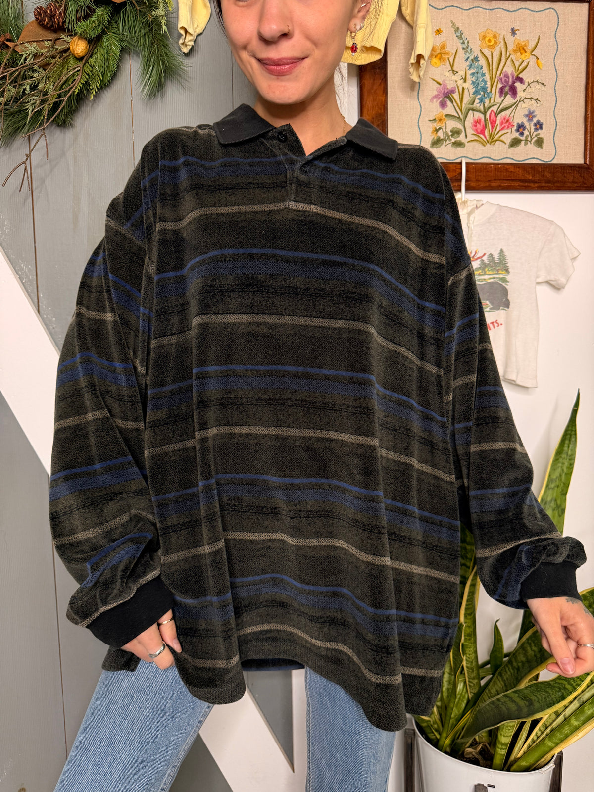 (XL) Vtg velour shirt