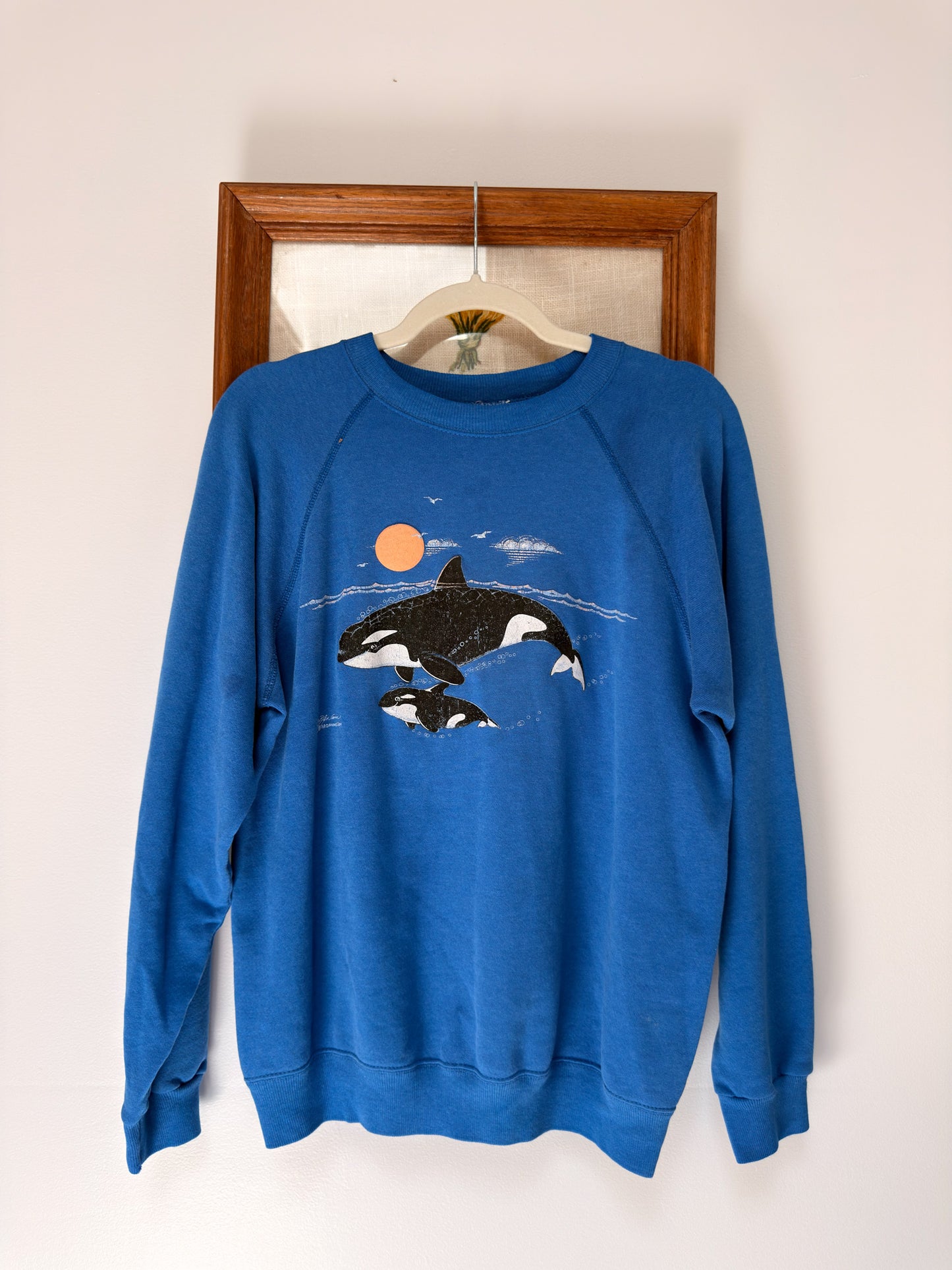 (L) Vtg Orca crewneck