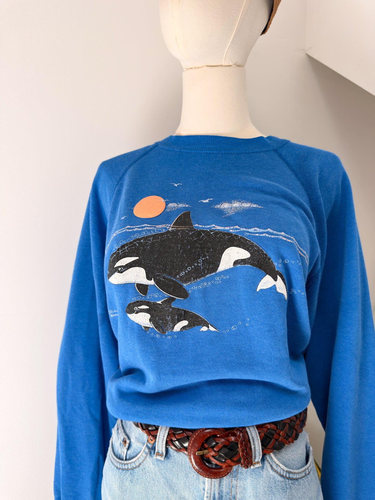 (L) Vtg Orca crewneck