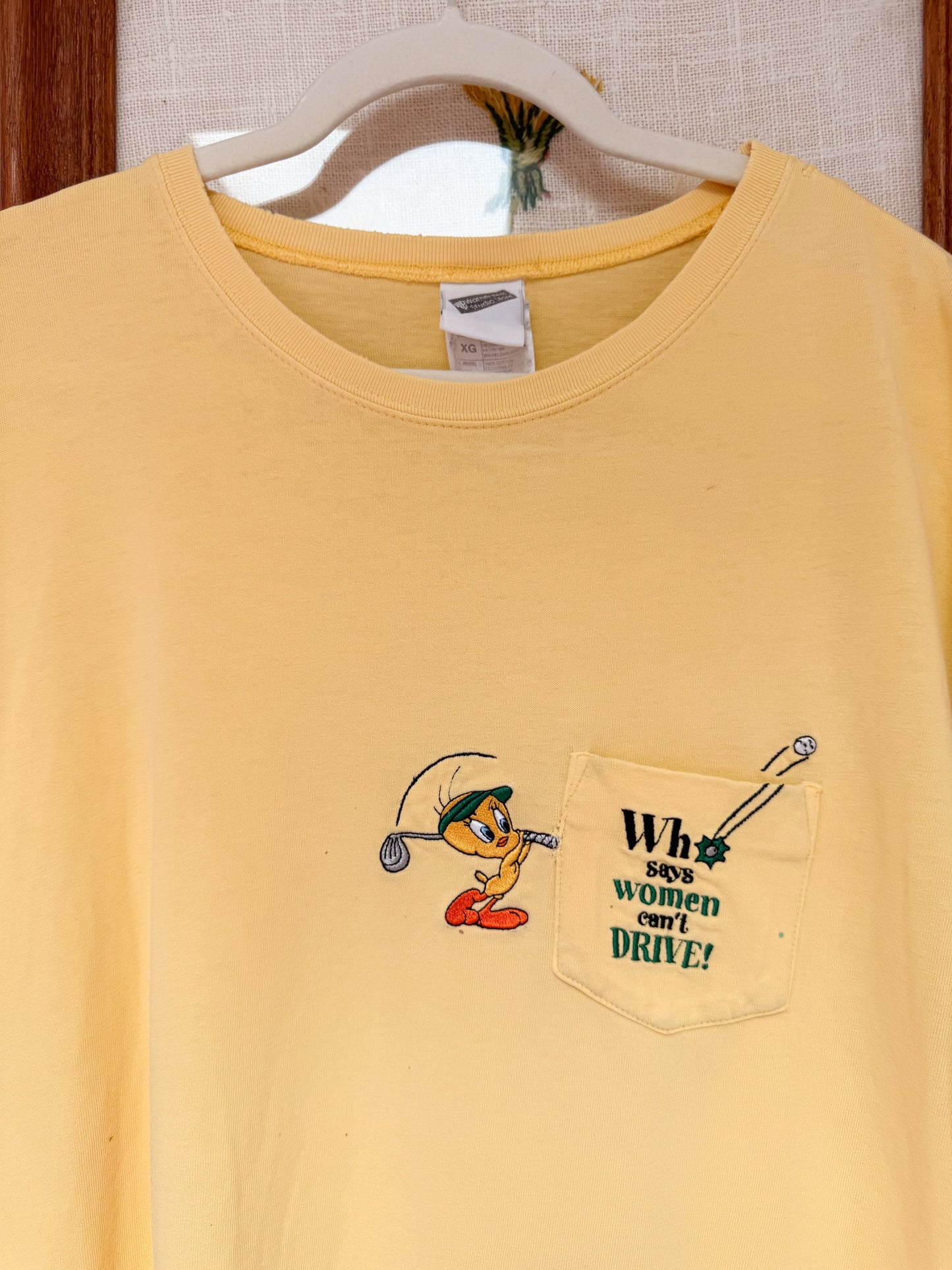 (XL) Vtg Tweety gold tee