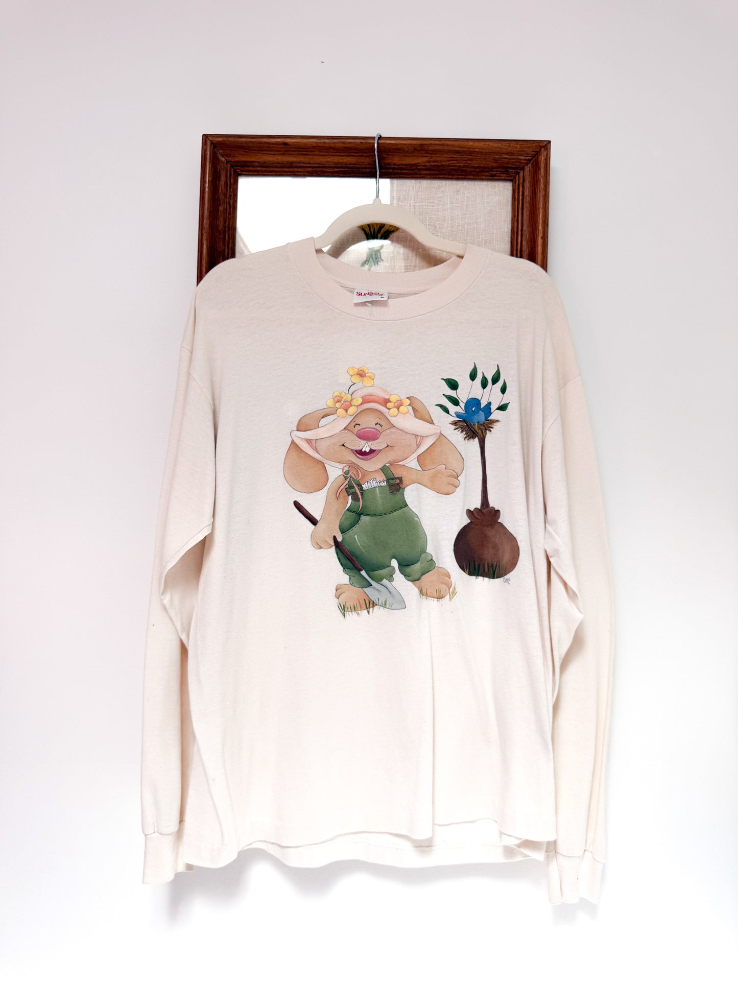 (L) Vtg garden bunny tee