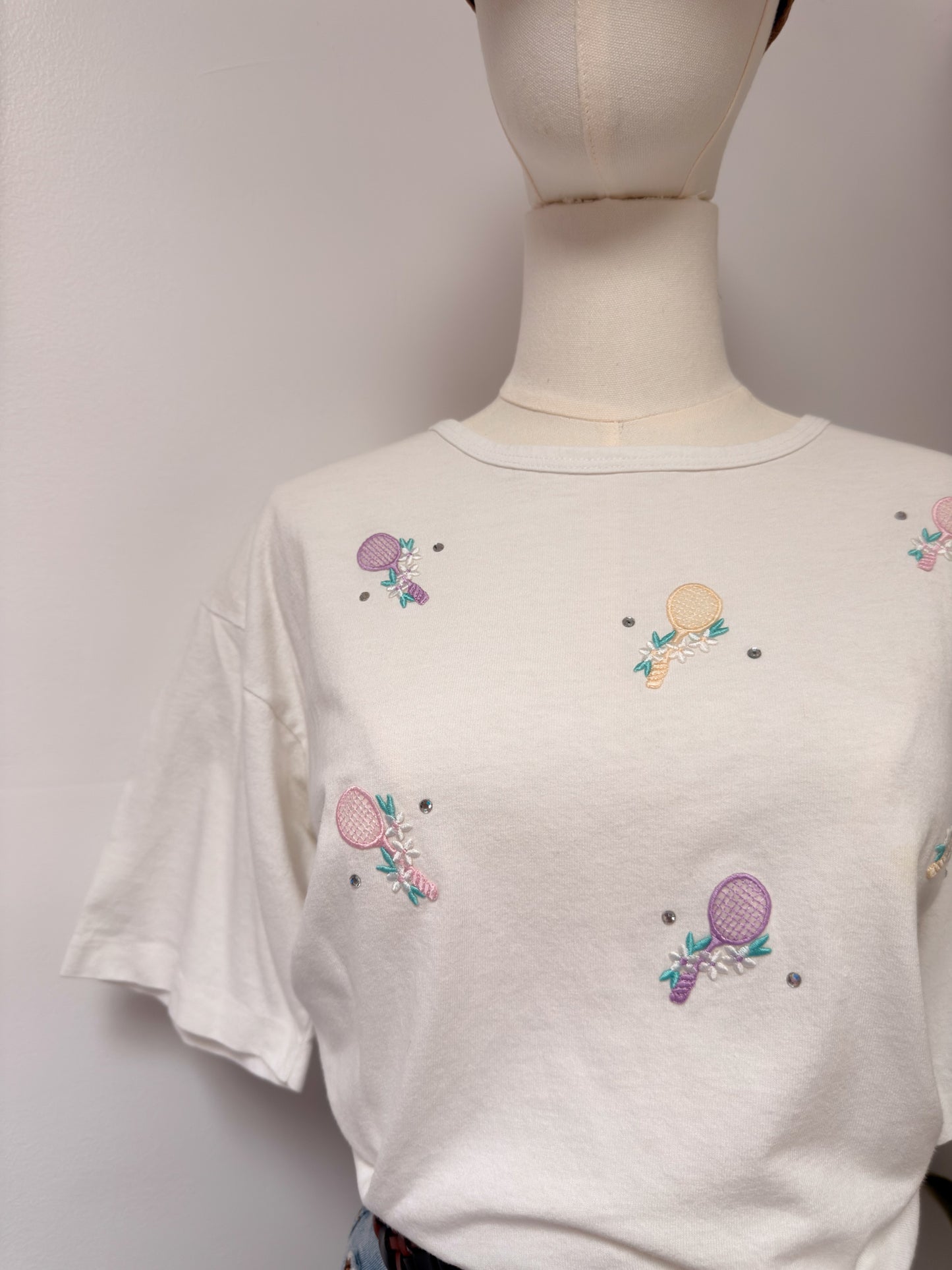 (L) Vtg tennis tee