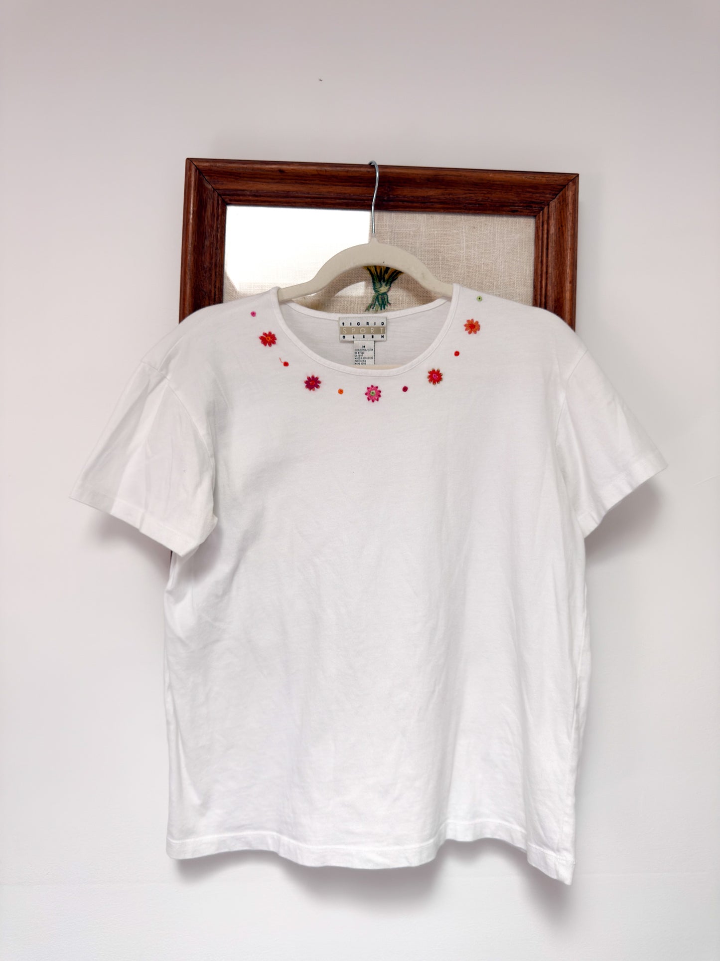 (M) Vtg floral embroidered tee