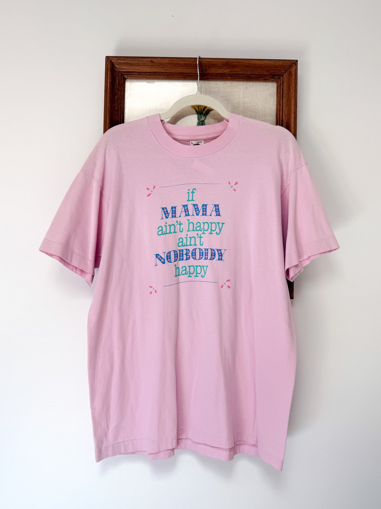 (L) Vtg momma aint happy tee