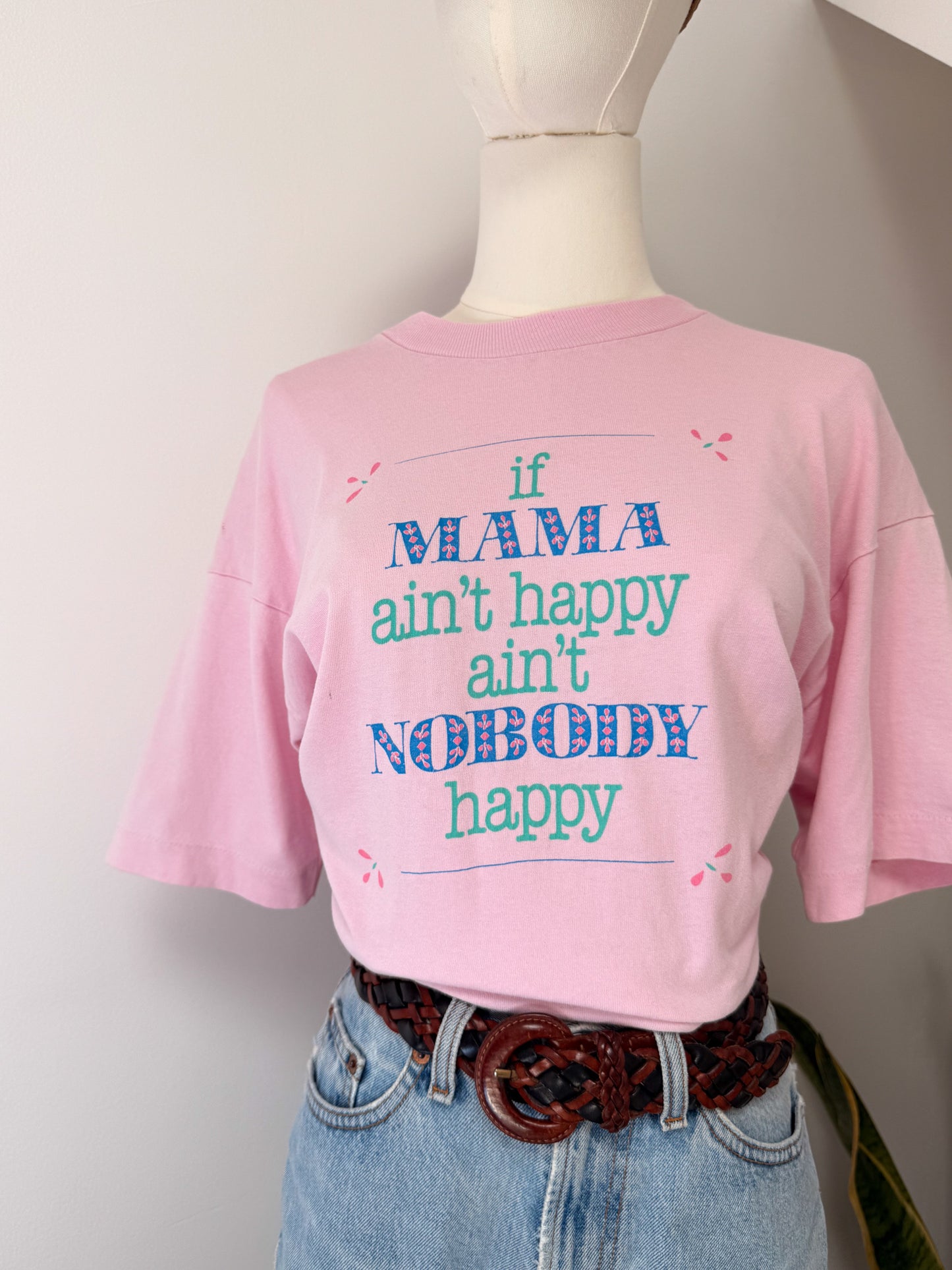(L) Vtg momma aint happy tee