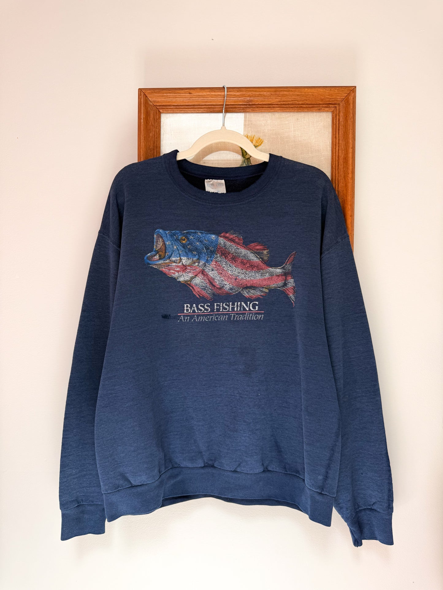 (L) Vtg bass crewneck