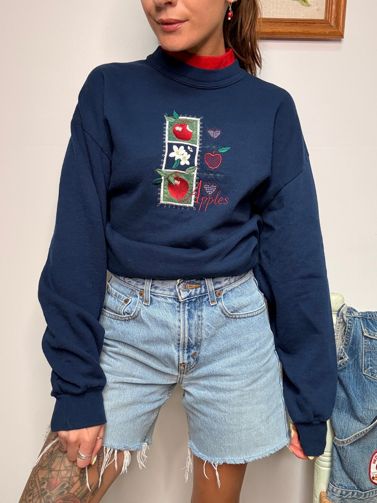 (L) Vtg apple crewneck
