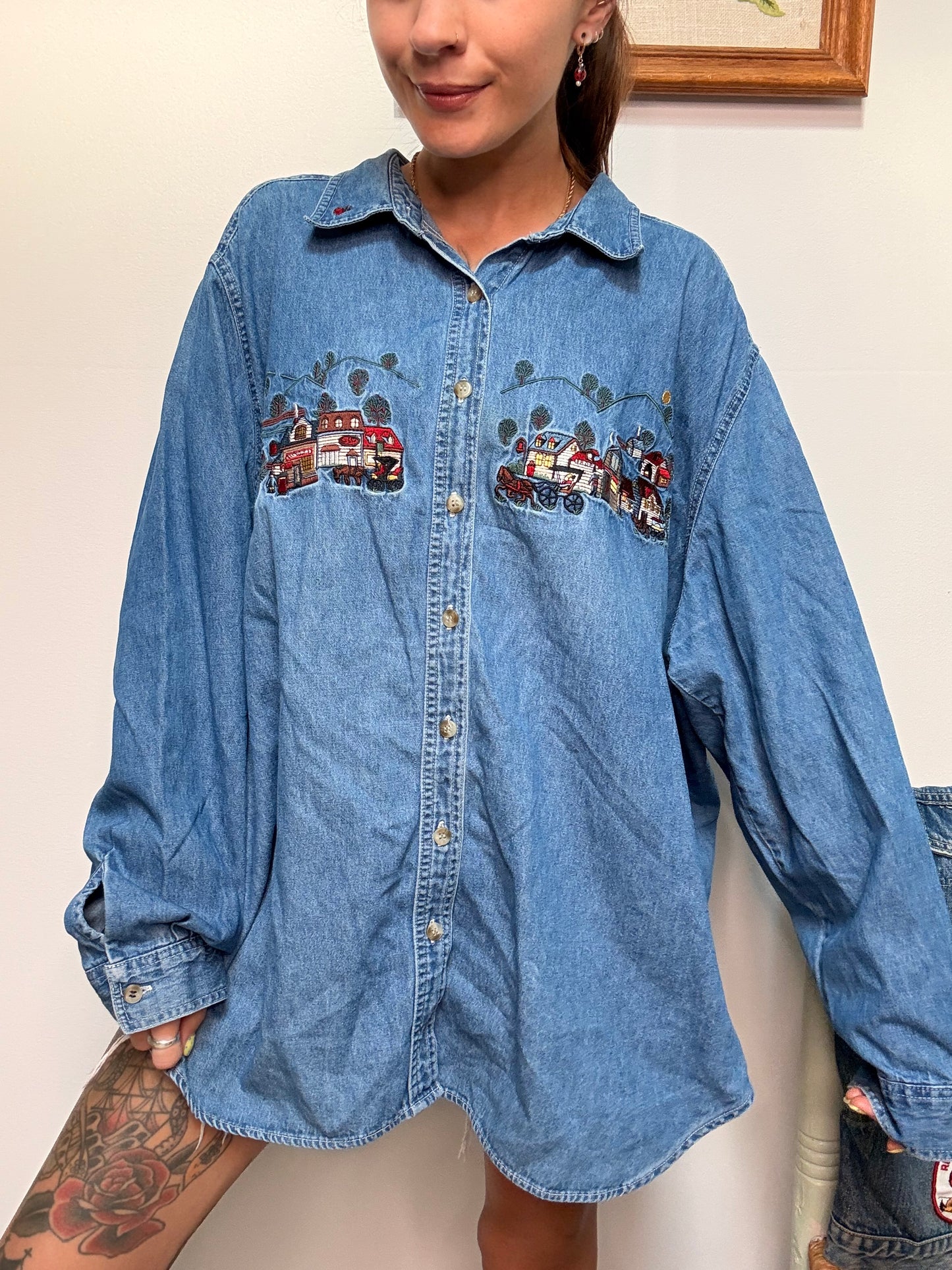 (XL/XXL) Vtg chambray embroidered shirt